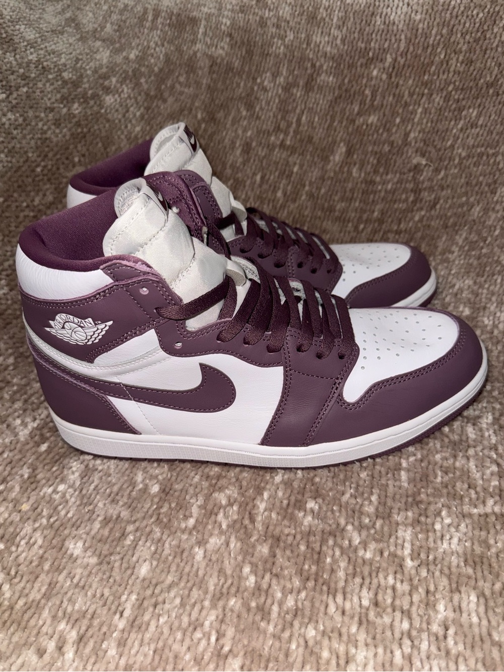 Air Jordan 1 Retro High OG "Mauve"